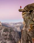 Hiker på Glacier Point i Yosemite
